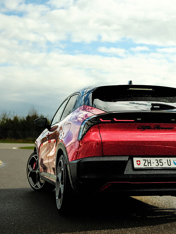 Alfa Romeo Junior Rücklicht auf der Teststrecke